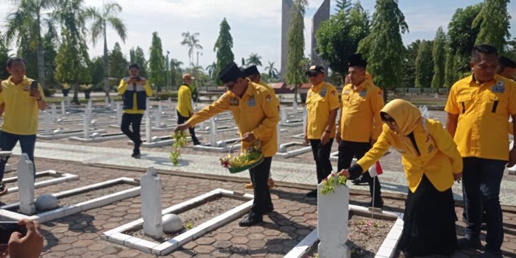 HUT ke-59 Partai Golkar, Paman Birin Ziarah ke TMP Bumi Kencana