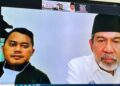 MANTAN Bupati HST Abdul Latif (kanan) didampingi penasihat hukumnya saat mendengar amar putusan Majelis Hakim Pengadilan Tipikor Banjarmasin secara virtual.