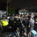 PATROLI SKALA BESAR - Polresta Banjarmasin beserta polsek jajaran melakukan patroli skala besar, untuk mengantisipasi terjadinya tawuran oleh sekolompok pemuda yang diduga kumpulan geng motor di Kota Seribu Sungai, Selasa (24/10) dini hari.