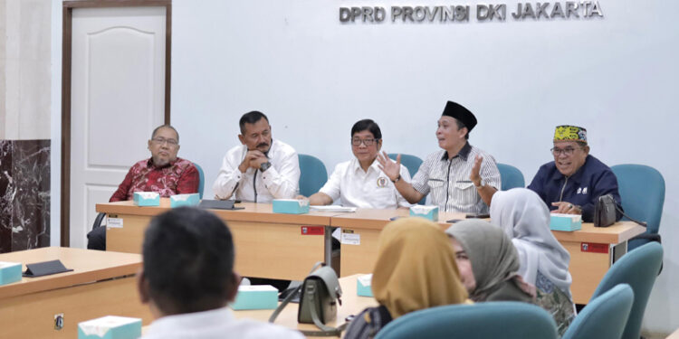 BP Perda dan Banmus DPRD Kalsel saat mengunjungi DPRD DKI Jakarta untuk bertukar informasi terkait tugas dan peran masing-masing.