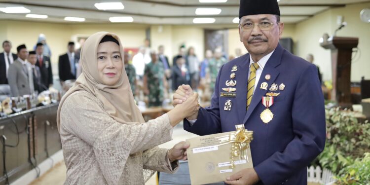 Erma Syahriani Resmi Dilantik Sebagai PAW Anggota DPRD Kalsel