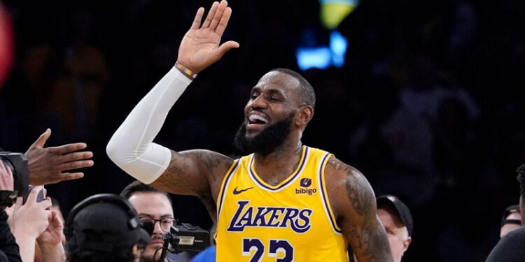 Guard Los Angeles Lakers, LeBron James (Foto: AP Photo)