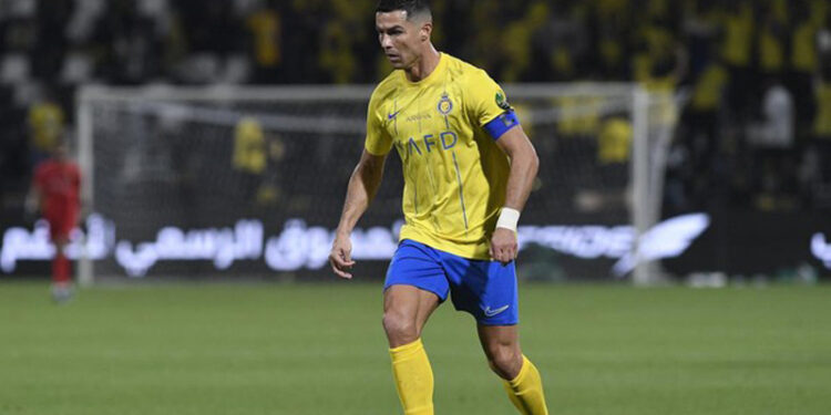 Cristiano Ronaldo cetak satu gol di laga Al Shabab vs Al Nassr, Selasa (12/12) dini hari WIB.