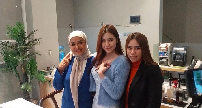 Betharia Sonata, Rinoa Aurora dan Yuliana Assad