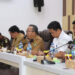 RAPAT KOORDINASI-Asisten Pemerintahan dan Kesra H Zainal Abidin SSos MM saat memimpin rapat koordinasi antasifasi bencana banjir, tanah longsor dan angin puting beliung bersama lintas sektor terkait di kabupaten Tapin. 