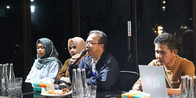 PJ Bupati Tapin M Syarifudin MPd saat membuka rapat koordinasi hasil evaluasi pemilu yang diselenggarakan Badan Kesbangpol Tapin.