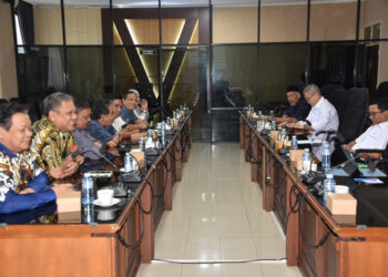 Komisi II DPRD Provinsi Kalsel menerima kunjungan kerja dari Komisi II DPRD Kota Mojokerto Provinsi Jawa Timur.