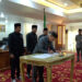 SUASANA penandatanganan persetujuan bersama Ranperda APBD-P TA 2024, Senin (30/9).