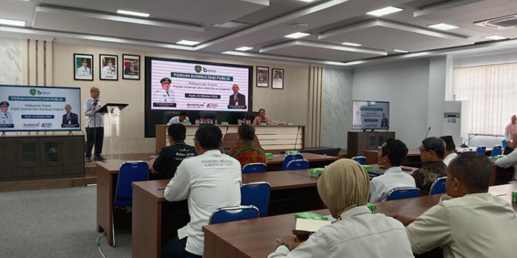 SEKDA Tapin H Sufiansyah saat membuka FKP yang dilaksanakan Bapenda Tapin, rabu (16/10).