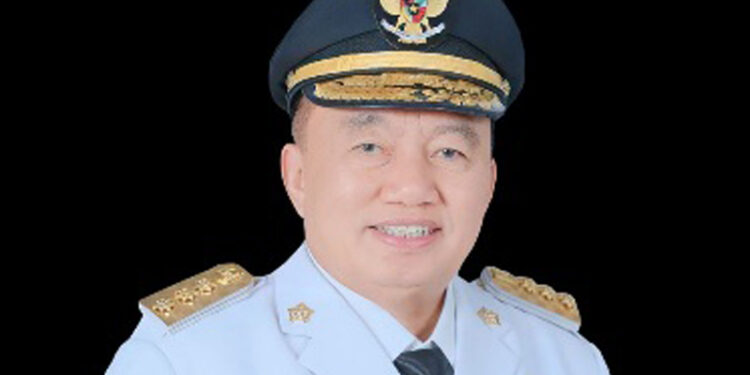 GUBERNUR Kalsel H Muhidin.