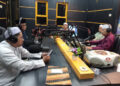 KOMINFO dan Kemenag Kabupaten Kotabaru saat menggelar program Siaran Keagamaan Islam di Radio Gema Saijaan, Senin (10/11) malam.