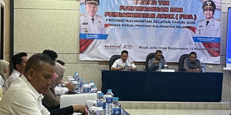 Tim Pertimbangan Izin Pengangkatan Anak (PIPA) Tahun 2025 saat melaksanakan sidang untuk penangkatan anak asuh di Kalsel