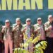 Gubernur Kalimantan Selatan, H Muhidin berfoto bersama Pangdam XXII Tambun Bungai (TB), Mayjen TNI Zainul Arifin dan Gubernur Kalten, H Agustiar Sabran, disela penanaman pohon di kawasan Ma