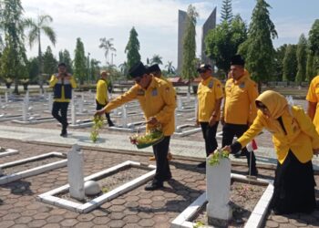 HUT ke-59 Partai Golkar, Paman Birin Ziarah ke TMP Bumi Kencana