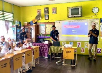 KAKANWIL DJPb Kalsel Syafriadi saat menyampaikan sambutan sekaligus membuka kegiatan Kemenkeu Mengajar 8 di SDN Pasar Lama 1 Banjarmasin.