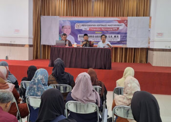 Anggota DPD RI Habib Hamid Abdullah SH MH dan narasumber Pakar Hukum Tata Negara ULM Banjarmasn Dr H Mohmmad Effendy SH MH saat kegiatan Penyerapan aspirasi masyarakat dengan tema Penguatan Wewenang MPR.