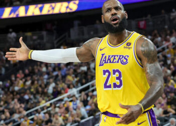 FORWARD Los Angeles Lakers LeBron James.