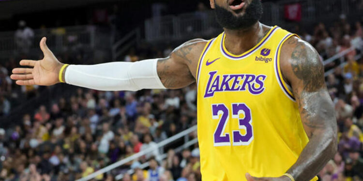 FORWARD Los Angeles Lakers LeBron James.