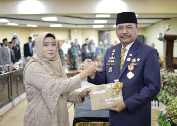 Erma Syahriani Resmi Dilantik Sebagai PAW Anggota DPRD Kalsel