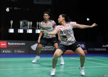 Pasangan ganda campuran Indonesia Rinov Rivaldy/Pitha Haningtyas Mentari melaju Rinov/Pitha Ke 16 Besar China Master setelah mengalahkan pasangan Malaysia Chen Tang Jie/Toh Ee Wei dua gim langsung 21-18 dan 21-18 di Shenzhen Bay Gymnasium, China, Selasa.