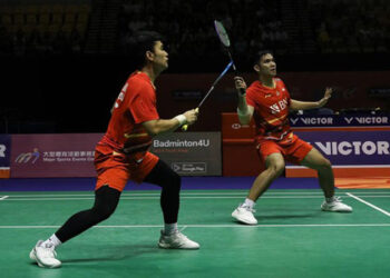 Leo Rolly Carnando/Daniel Marthin mengalahkan Kim Astrup/Anders Skaarup Rasmussen pada babak 16 besar China Masters 2023.