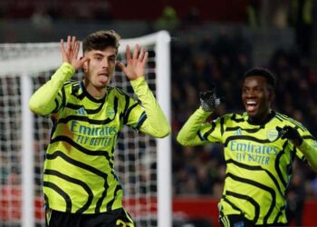 Merayakan Gol - Pesepak bola Arsenal Kai Havertz merayakan golnya ke gawang Brentford bersama Eddie Nketiah dalam laga Liga Inggris di Brentford Community Stadium, London, Inggris, Sabtu (25/11/2023). Arsenal menang 1-0 dan mengkudeta Manchester City dari puncak klasemen karena sebelumnya City hanya bermain seri 1-1 melawan Liverpool.