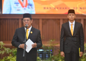 GUBERNUR Kalsel Sahbirin Noor saat memberikan sambutan pada pelantikan 70 Pejabat Administrator dan Pengawas di lingkungan pemprov, Kamis (2/11) siang.