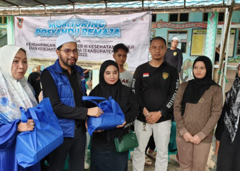 ANGGOTA DPRD Kalsel Habib Ahmad Bahasyim SE saat melakukan monitoring Posyandu Remaja di Jalan Tatah Belayung, Kelurahan Tanjung Pagar, Kecamatan Banjarmasin Selatan, Jumat (17/11).