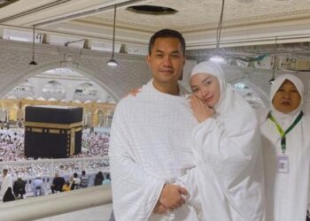 Zaskia Gotik dan suami