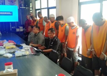 WADIR Resnarkoba Polda Kalsel AKBP Ernesto Seiser saat acara gelar kasus hasil pengungkapan giat cipta kondisi, Kamis (21/12).