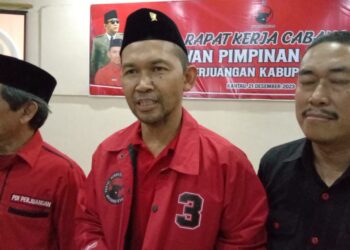 SEKRETARIS DPD PDIP Kalsel Berry Nahdian Forqan usai menghadiri rakercab di Tapin, Kamis (21/12).