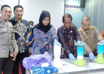 ACARA pemusnahan barang bukti narkoba yang di pimpin Kabid Pemberantasan dan Inteligen BNNP Kalsel Kombes Pol Toto Lisdiarto, akhir pekan lalu.