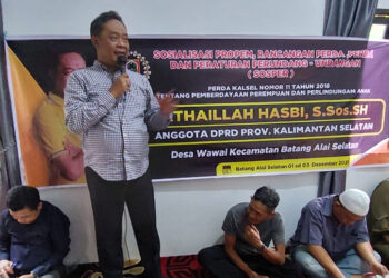 ANGGOTA DPRD Kalsel Athaillah Hasbi saat menggelar sosialisasi di Kecamatan Batang Alai Selatan, Kabupaten HST.
