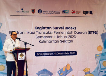 DIREKTUR Operasional Bank Kalsel Ahmad Fatrya Putra saat kegiatan Survey Indeks ETPD Semester II Tahun 2023 Provinsi Kalsel.
