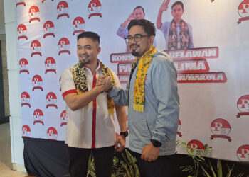 SEKRETARIS Jenderal Pandawa Lima Ryano Panjaitan beserta Ketua TKD Prabowo-Gibran Kalsel dr H Sulaiman Umar Siddiq usai membuka Konsolidasi Relawan Pandawa Lima Kalsel.