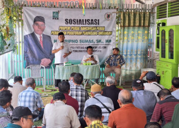 ANGGOTA DPRD Kalsel H Suripno Sumas dan anggota DPRD Kota Banjarmasin H Dedy Shopian saat sosialisasi UU RI Nomor 7 Tahun 2023 tentang Pemilu.