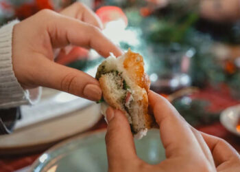 D:\2023\Januari 2024\21 Januari 2024\11\Halaman 1-11 Selasa\makan.jpg