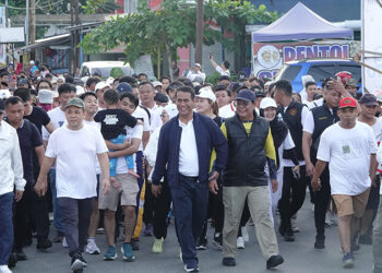 BATFEST 2023 - Gubernur Kalsel Sahbirin Noor, Menteri Pertanian RI Andi Amran Sulaiman, Pimpinan Jhonlin Group H Samsudin Andi Arsyad, Wakil Gubernur Kalsel H Muhidin, dan ribuan masyarakat saat mengikuti Batfest Tahun 2023 di Jhonlin Pantai Festival, Simpang Empat, Kabupaten Tanah Bumbu, Minggu (31/12) pagi.