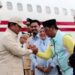 CALON Presiden nomor urut 2 Prabowo Subianto disambut Ketua DPD Partai Golkar Kalsel H Sahbirin Noor dan Guru Wildan saat tiba di Bandara Syamsuddin Noor Banjarmasin pada Sabtu (20/1) siang. 