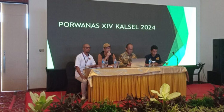 Staf Ahli Gubernur Bidang Pemerintahan, Hukum dan Politik, Adi Santoso, SSos, MSi bersama SIWO PWI Kalsel saat memaparkan kesiapan Kalsel sebagai tuan rumah pelaksanaan Pekan Olahraga Wartawan Nasional (Porwanas) tahun 2024 dihadapan peserta Rakernas SIWO di Jakarta