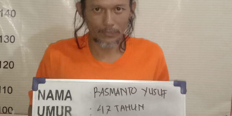 Pelaku penganiayaan terhadap lansida dan remaja Rasmanto Yusuf alias Ikik (48).