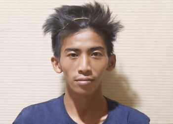 Salah satu dari tiga remaja perampas motor beat saat di Polsek Banjarmasin Barat.