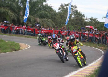 PARA pebalap saat gelaran Tabalong Merdeka Prix Championship di Sirkuit Marido.