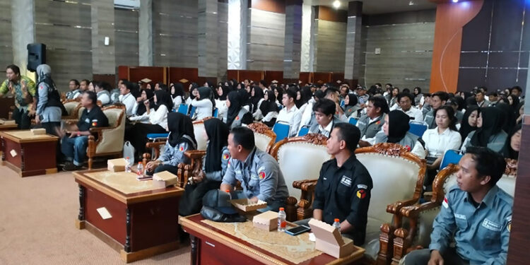 BAWASLU Kecamatan Murung Pudak saat menggelar bimtek.