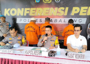 POLRES Tabalong saat menggelar konferensi pers terkait peredaran uang palsu, Rabu (7/2).