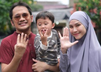 Zaskia Adya Mecca dan keluarga