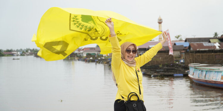 Hj Dewi Damayanti Said SE MM.