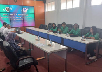 DISKOMINFO Bartim saat kaji tiru di Diskominfo Tabalong, Rabu (6/3).