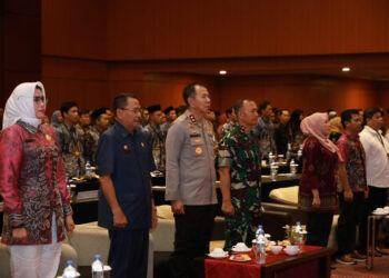 HADIRI - Kapolda Kalsel Irjen Pol Winarto saat menghadiri Rekapitulasi Hasil Penghitungan Perolehan Suara di Galaxy Hotel Banjarmasin, Rabu (6/3) pukul 09.00 Wita.