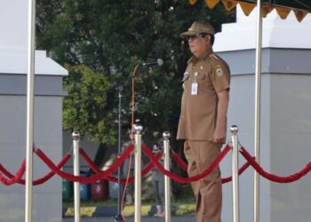 Gubernur Kalimantan Selatan, H Sahbirin Noor saat menjadi pembina apel gabungan ASN di lingkungan Pemprov Kalsel. 